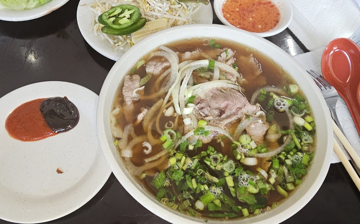 Cali Sandwich & Pho - Photo 2