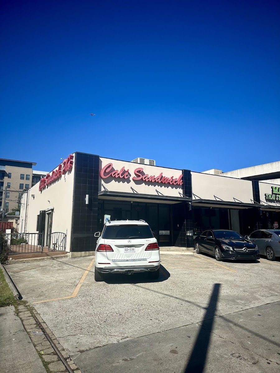 Cali Sandwich & Pho - Photo 4
