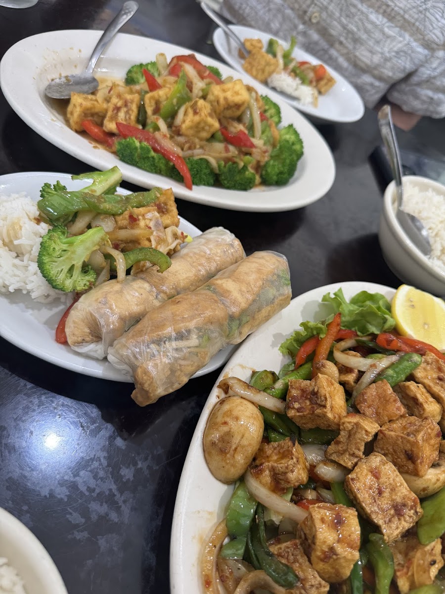 Cali Sandwich & Pho - Photo 6