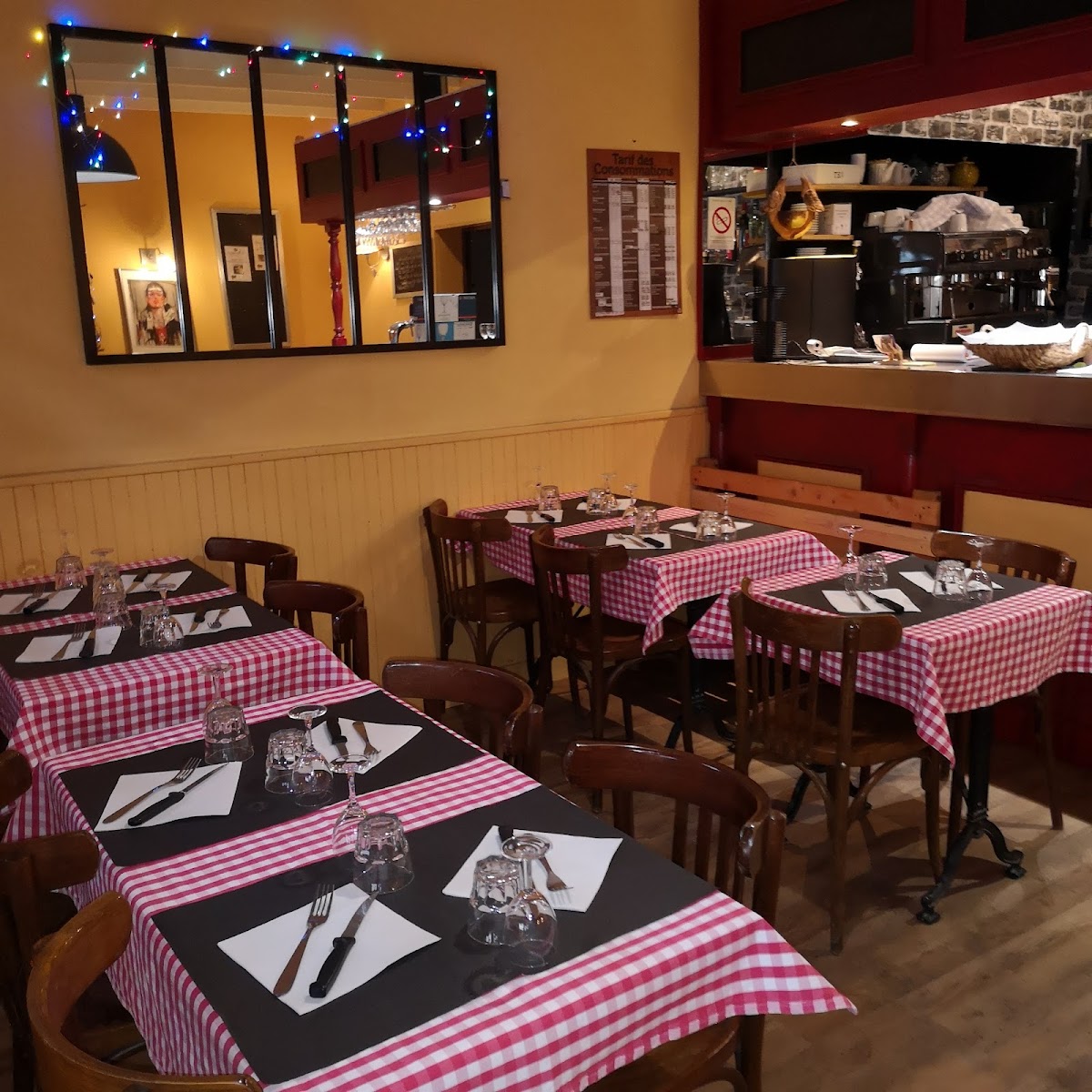 LE PROVENCAL 140 Avenue de la Rabasse 84600 Richerenches