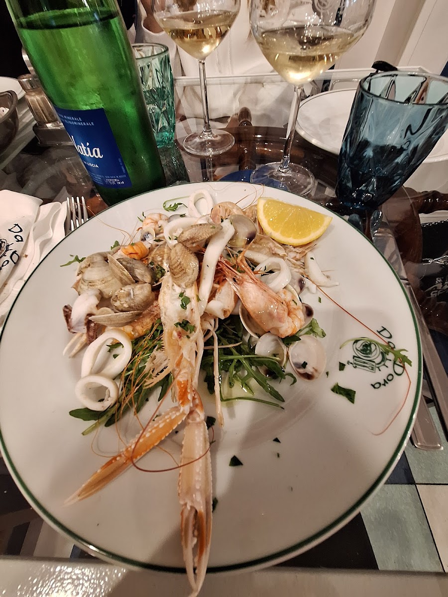 Dora's Restaurant - Photo 9