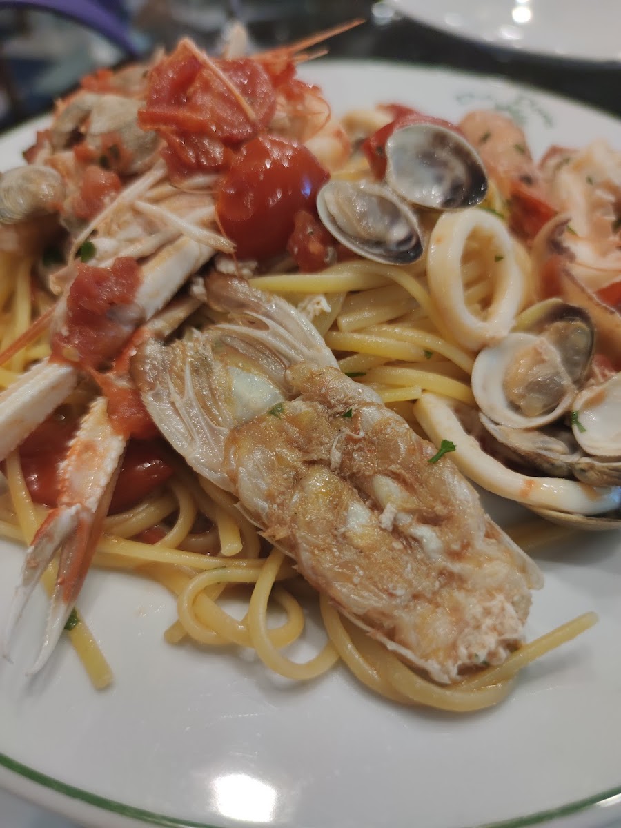 Dora's Restaurant - Photo 4