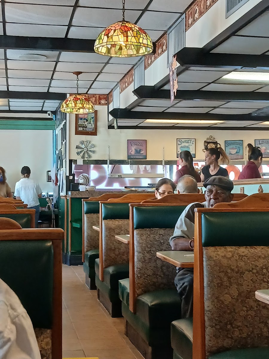 Mom's Place Restaurant - Photo 3