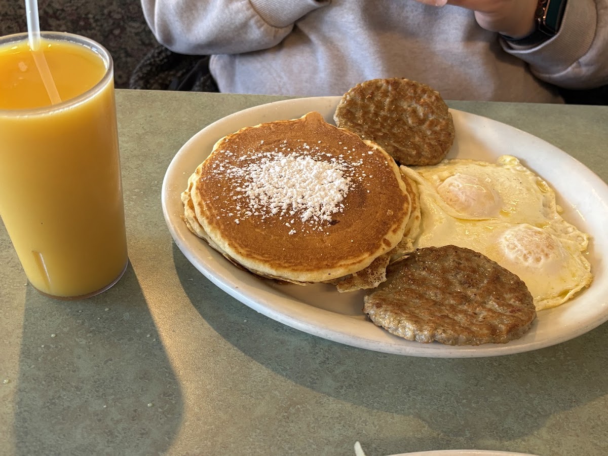 Mom's Place Restaurant - Photo 6