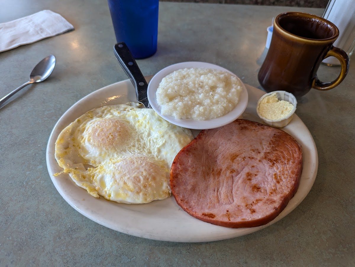 Mom's Place Restaurant - Photo 7