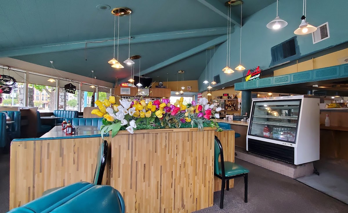 Peter's Cafe - Photo 1