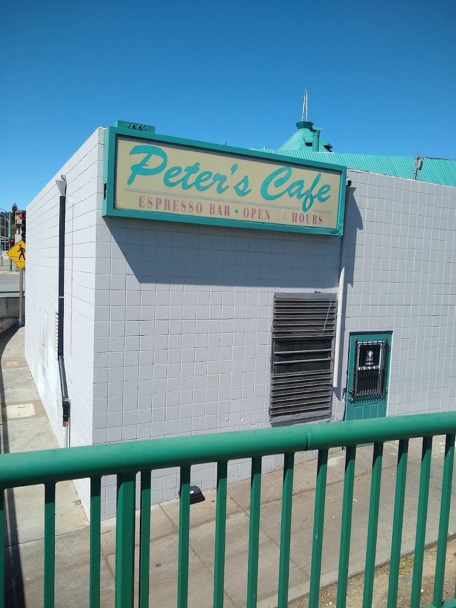 Peter's Cafe - Photo 5