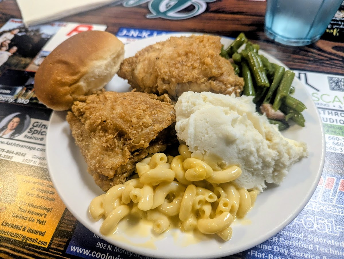 Don's Family Style Buffet - Photo 1