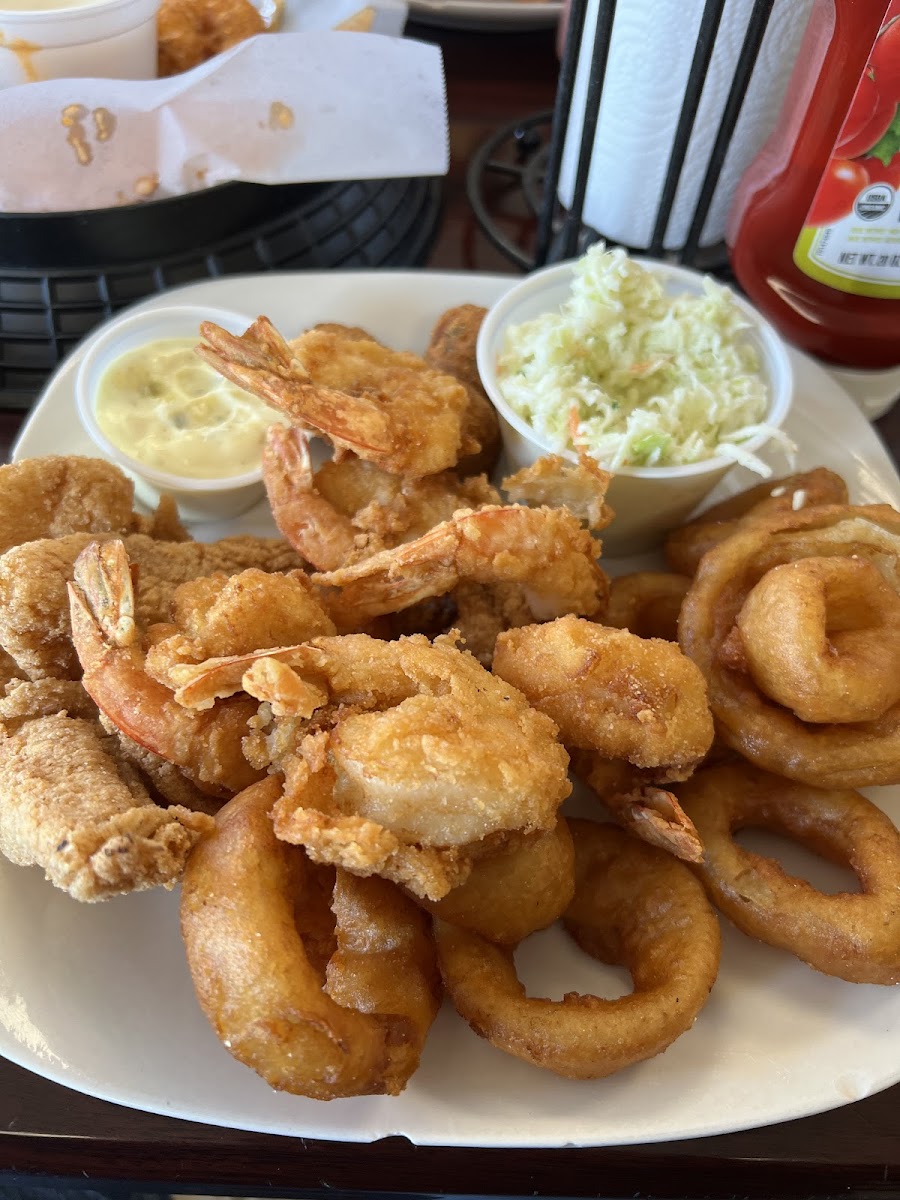 Castaway Seafood Restaurant - Photo 1