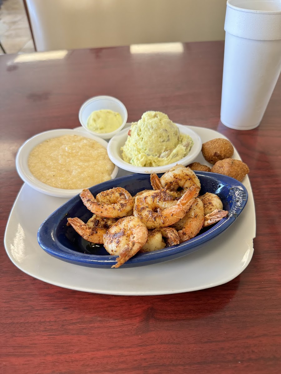 Castaway Seafood Restaurant - Photo 2