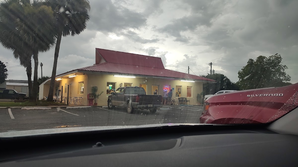 Castaway Seafood Restaurant - Photo 4