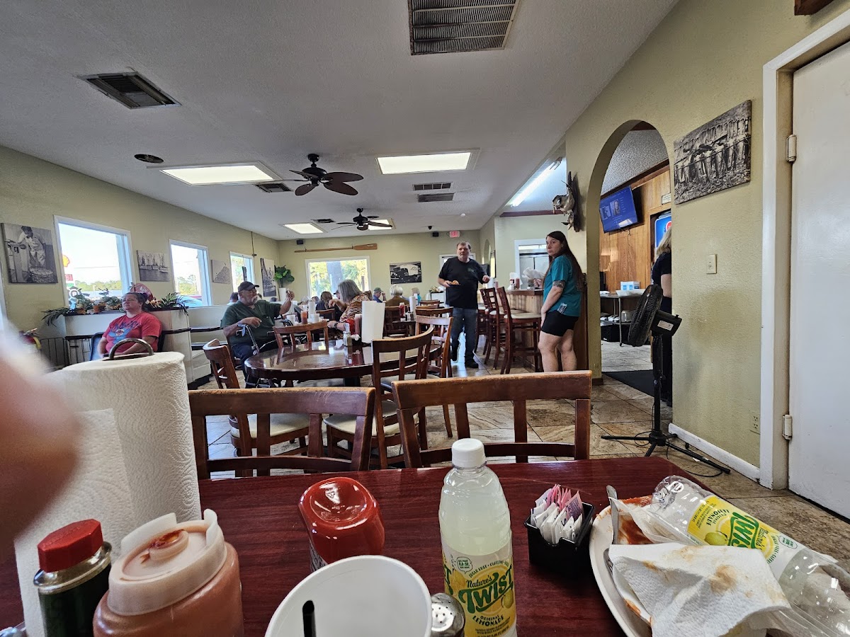 Castaway Seafood Restaurant - Photo 8