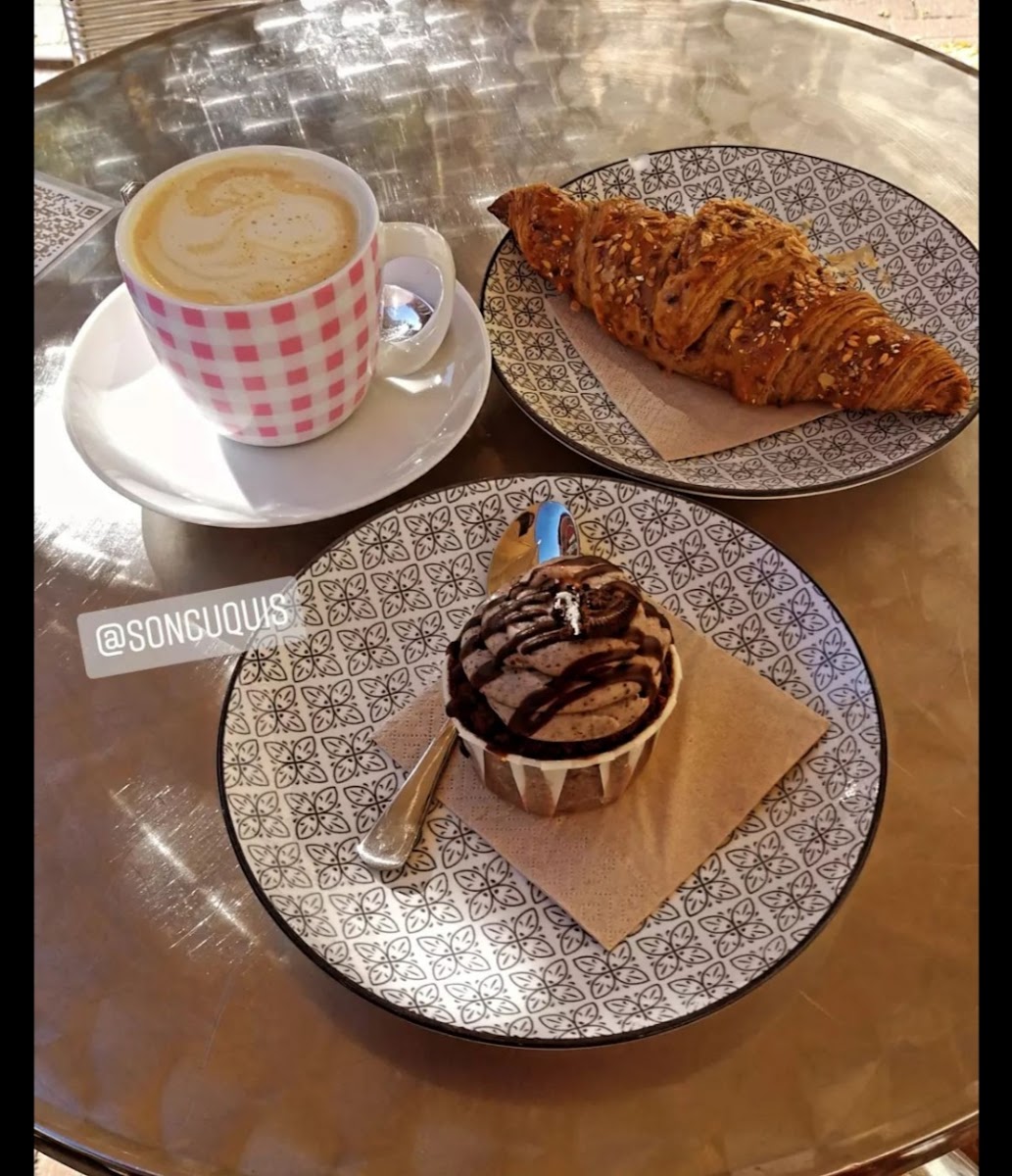 SonCuQuiS BAKERY & COFFEE - Photo 4