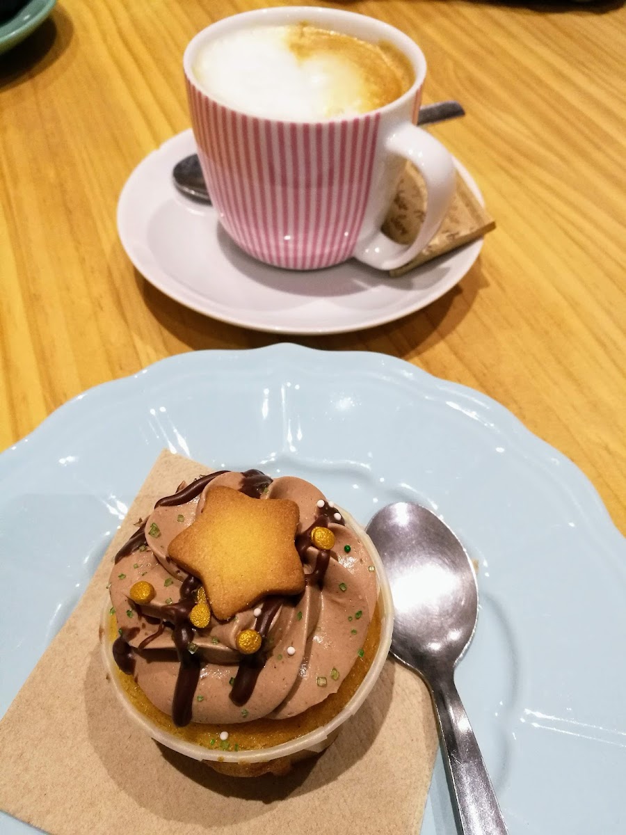 SonCuQuiS BAKERY & COFFEE - Photo 7