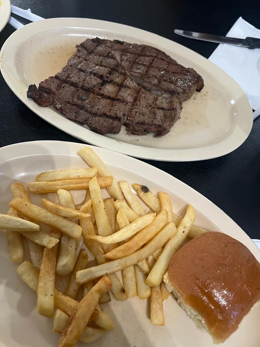Bryan's Steaks - Photo 5