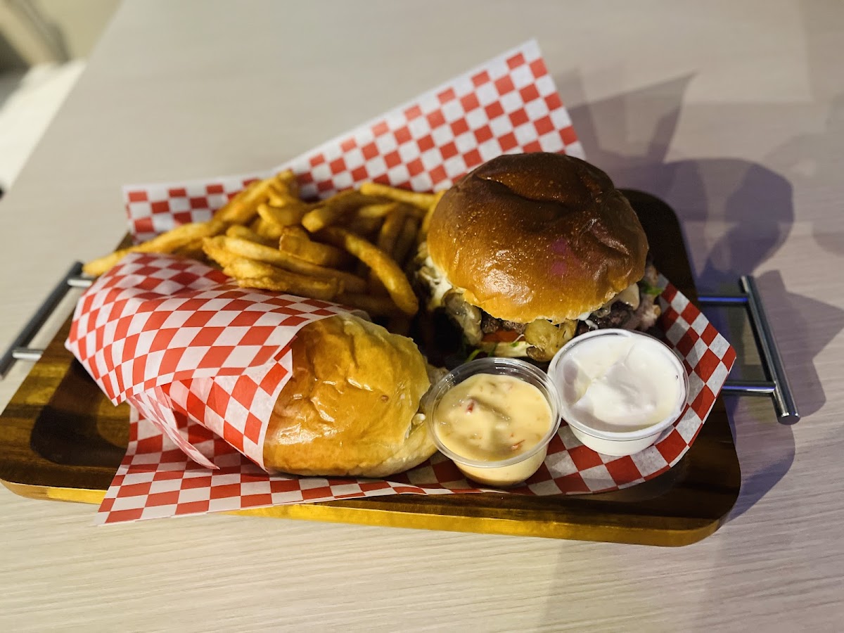 So Burger - Photo 1