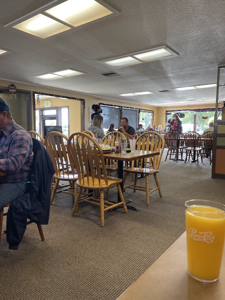 Mr Doug's Restaurant - Photo 2