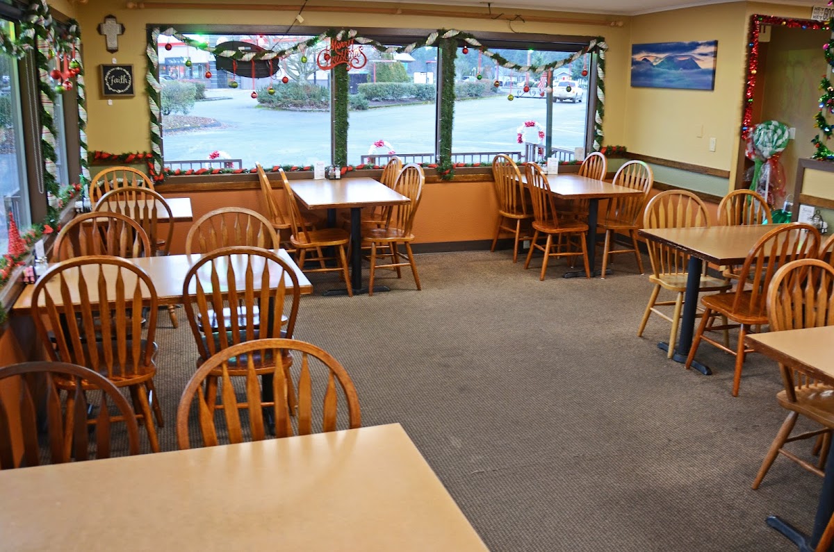 Mr Doug's Restaurant - Photo 5