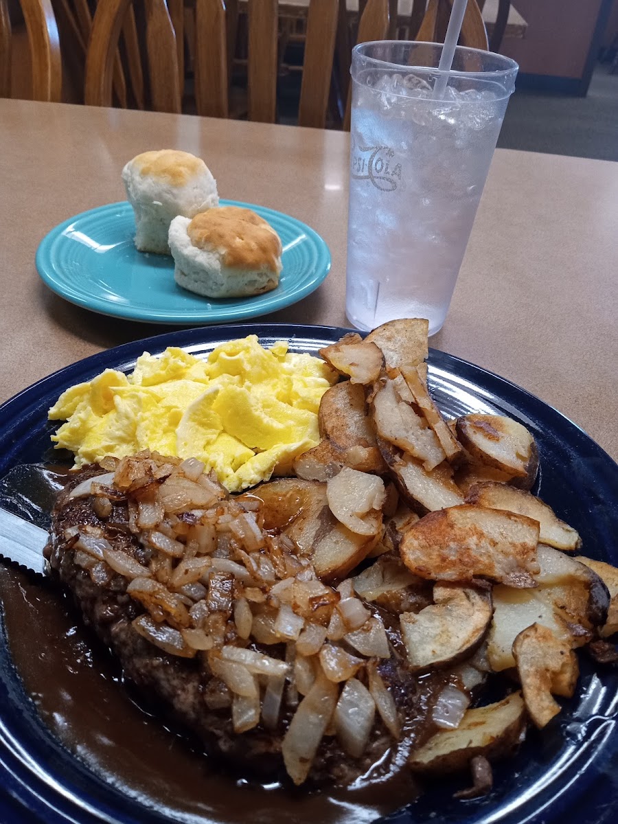 Mr Doug's Restaurant - Photo 7