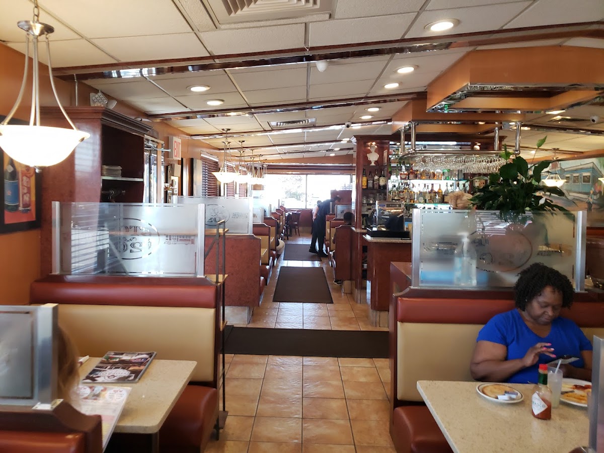 Stop 20 Diner - Photo 4