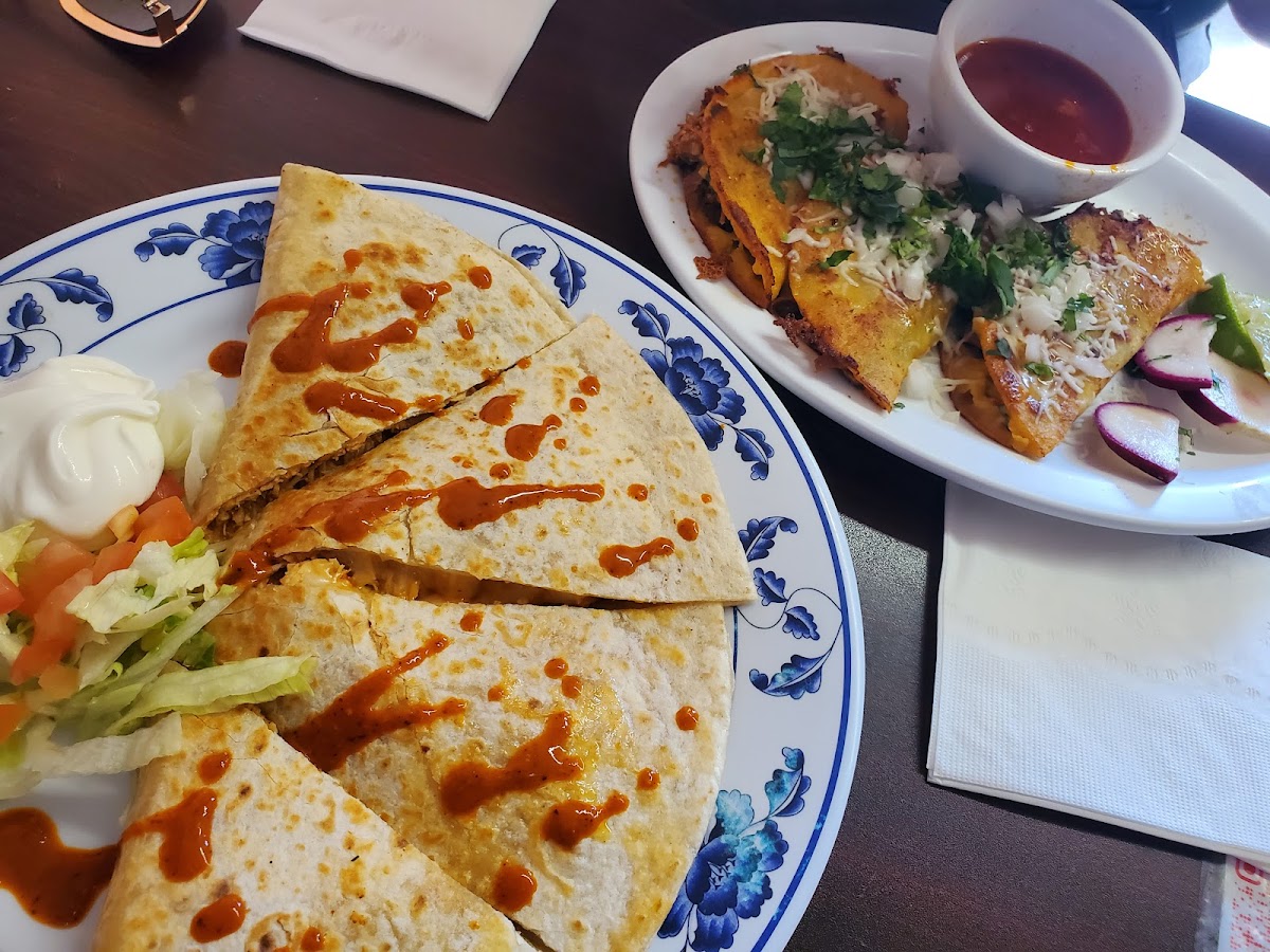Taqueria El Sabroso - Photo 6