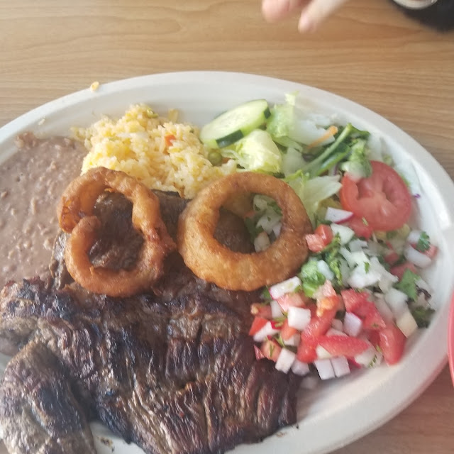 Steak Encebollado Combo
