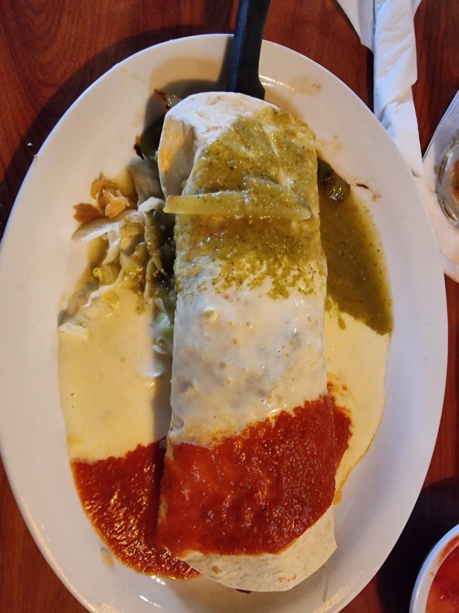 Mis Pueblos Méxican Restaurant - Photo 6