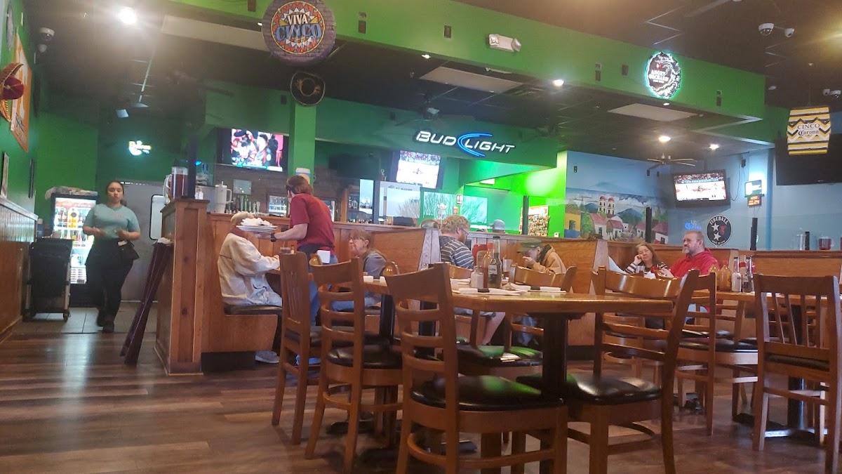 El Barril Mexican Grill - Photo 4