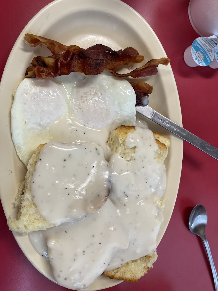 Cliffside Diner - Photo 8