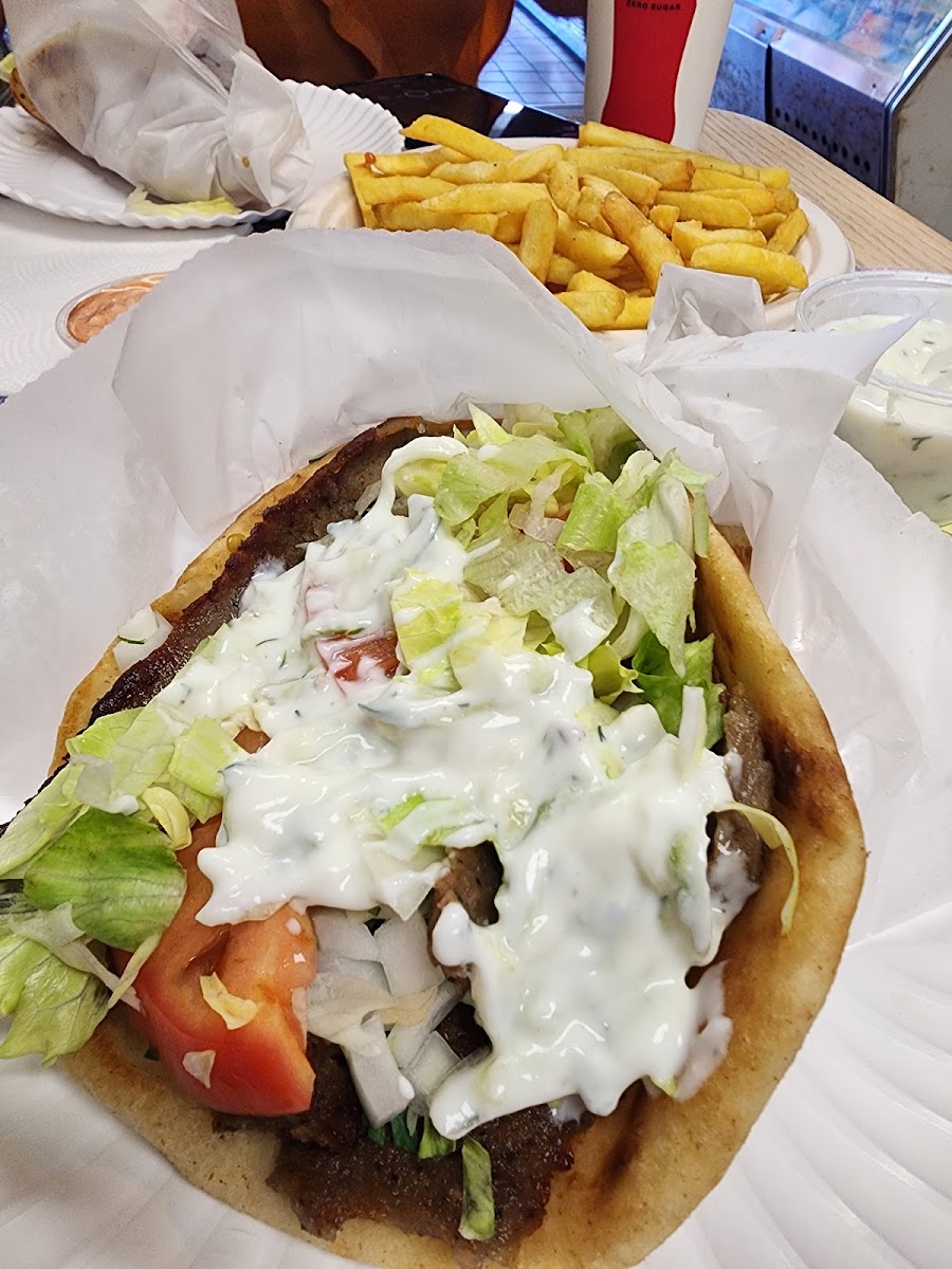 Bill's Gyro & Souvlaki - Photo 3