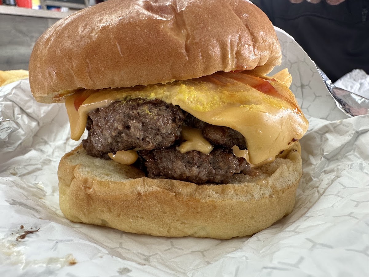 Tony's Coneys - Photo 1