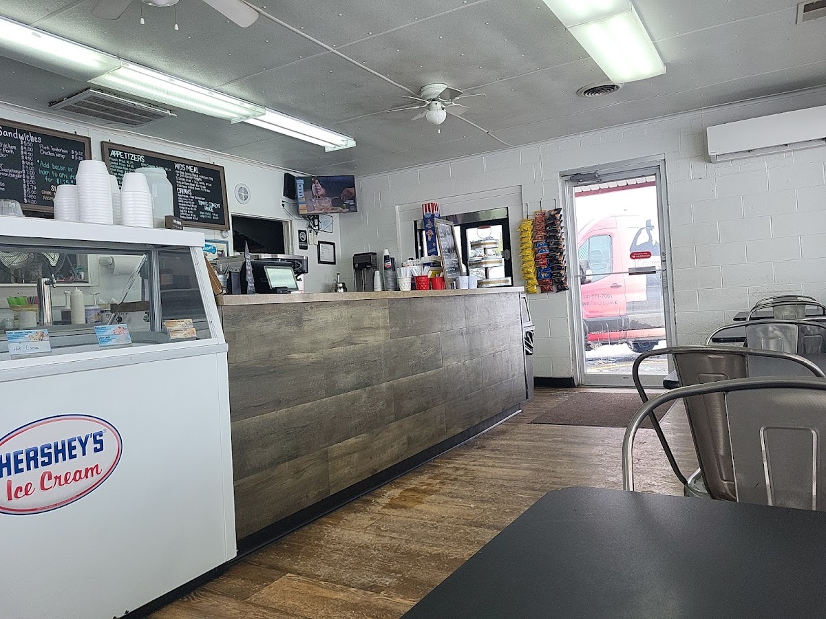 Tony's Coneys - Photo 2