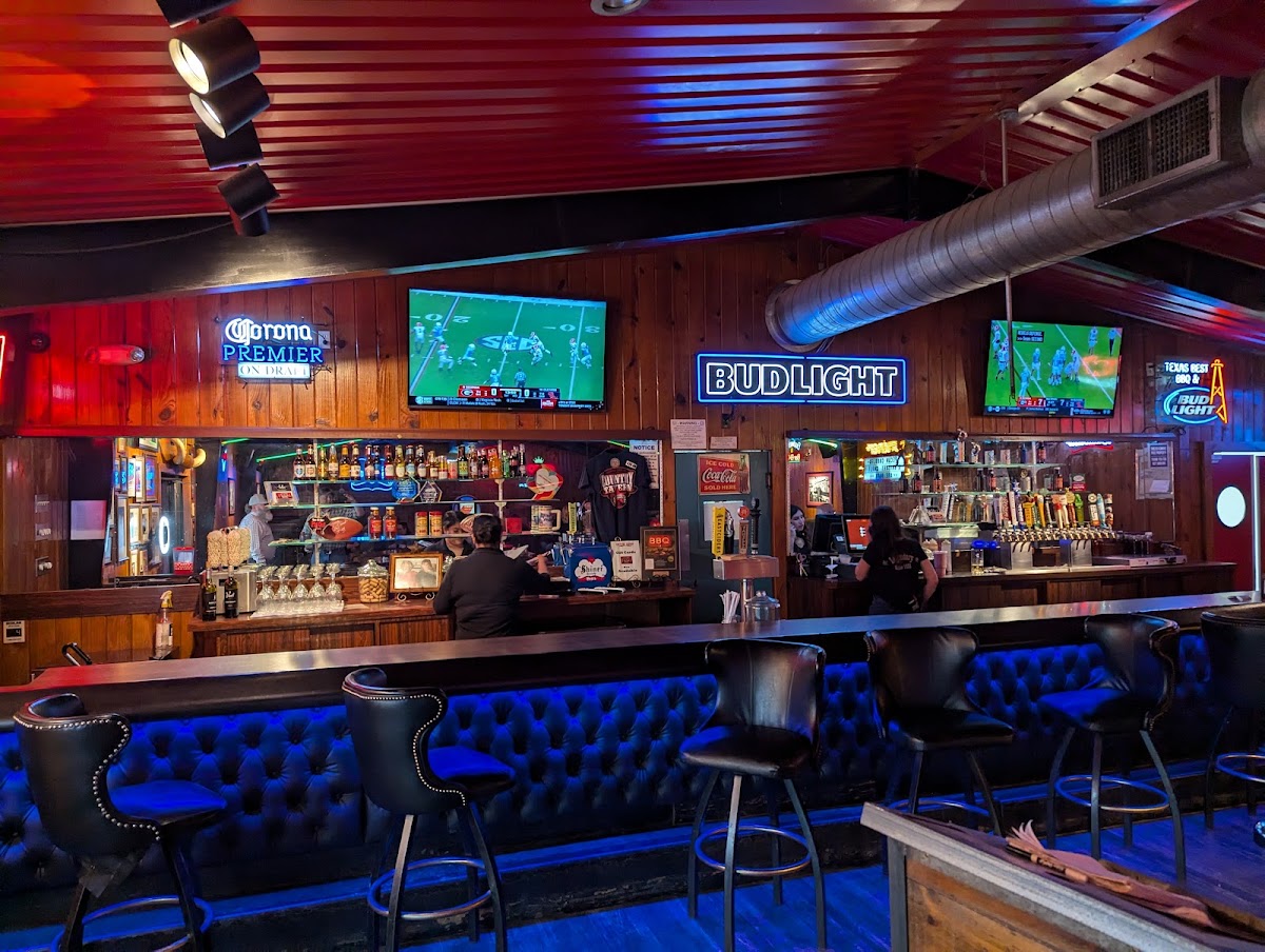 Country Tavern - Photo 3
