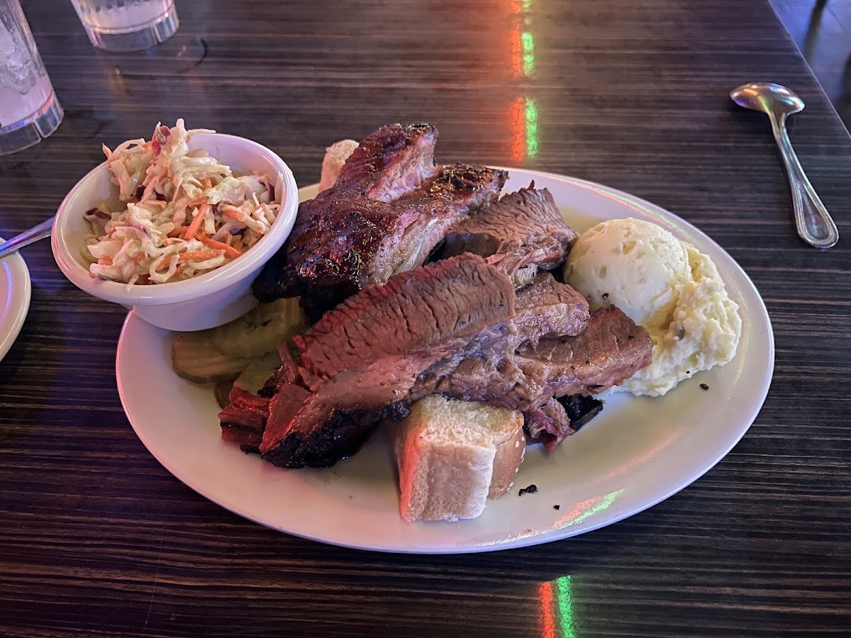 Country Tavern - Photo 5