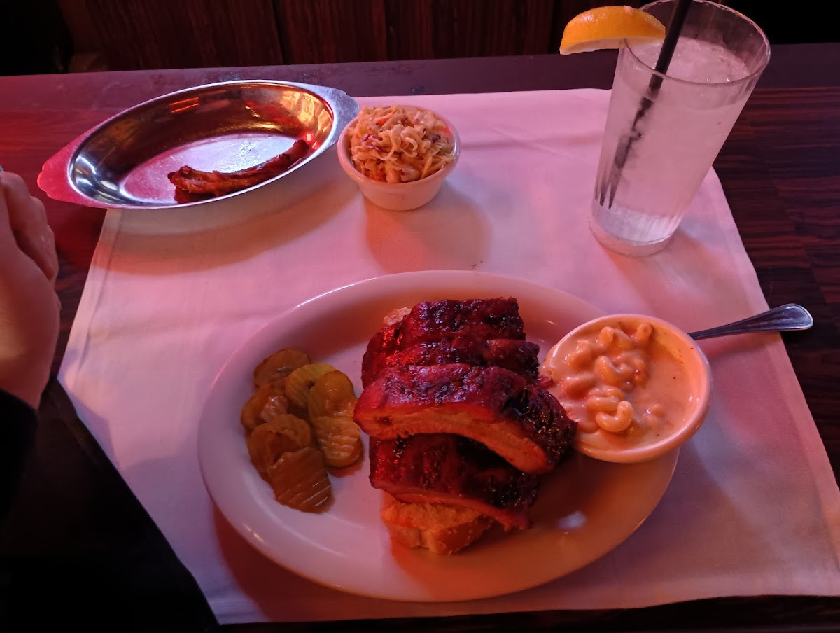 Country Tavern - Photo 7