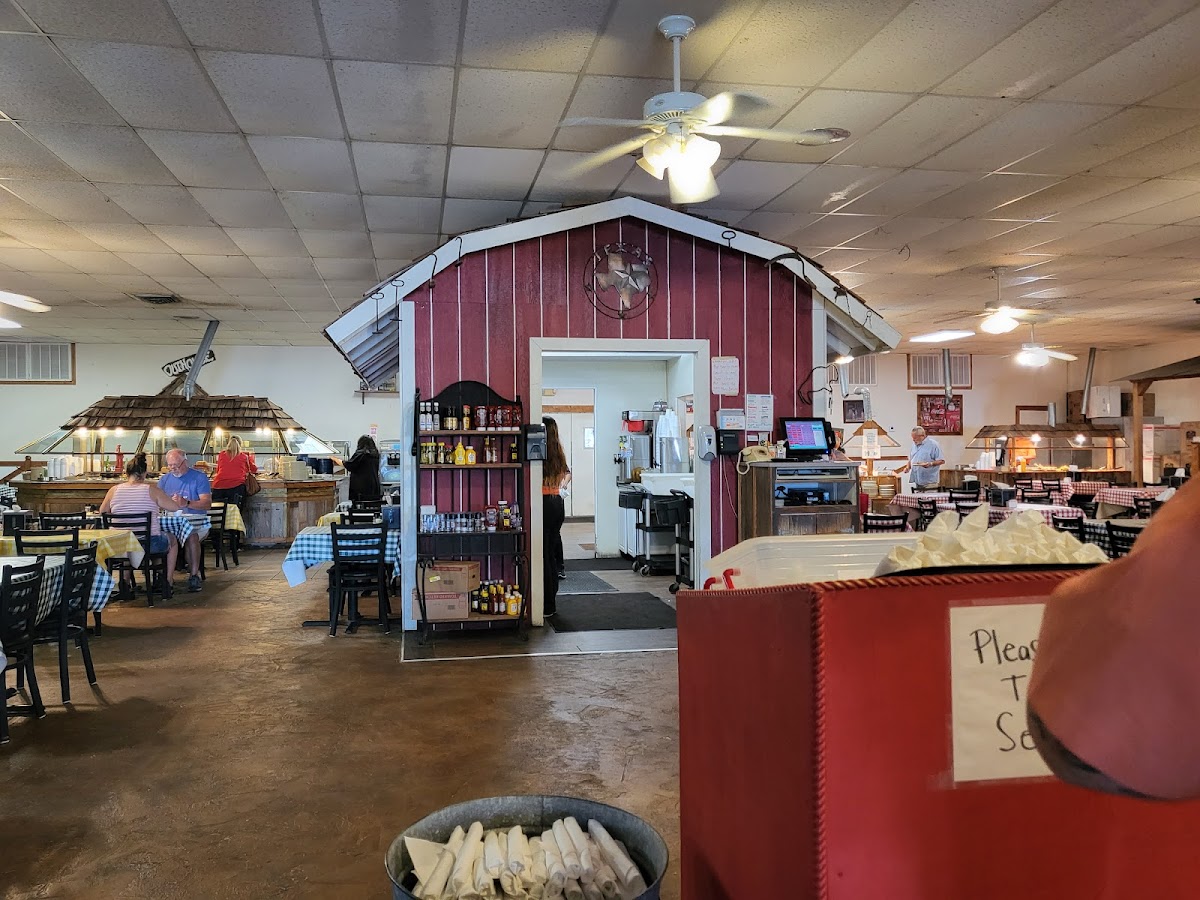 Butter Churn Restaurant - Photo 5