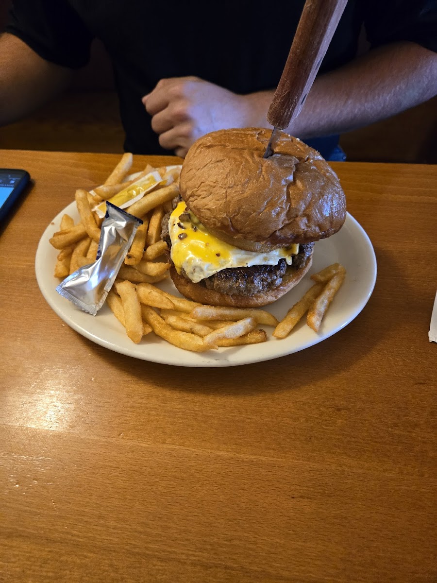 J J Rubys - Photo 6