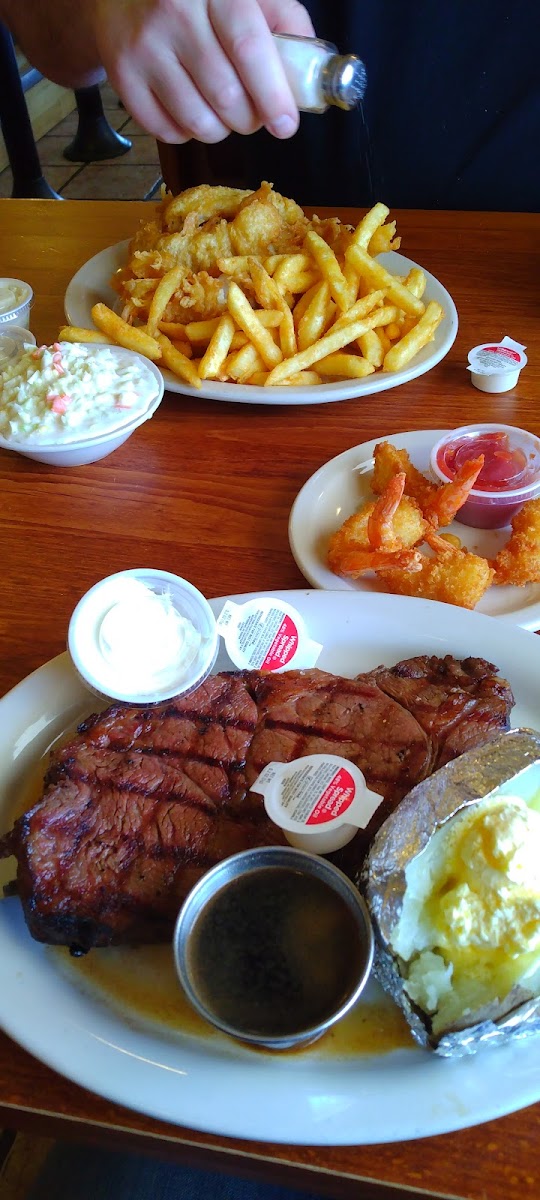 J J Rubys - Photo 7