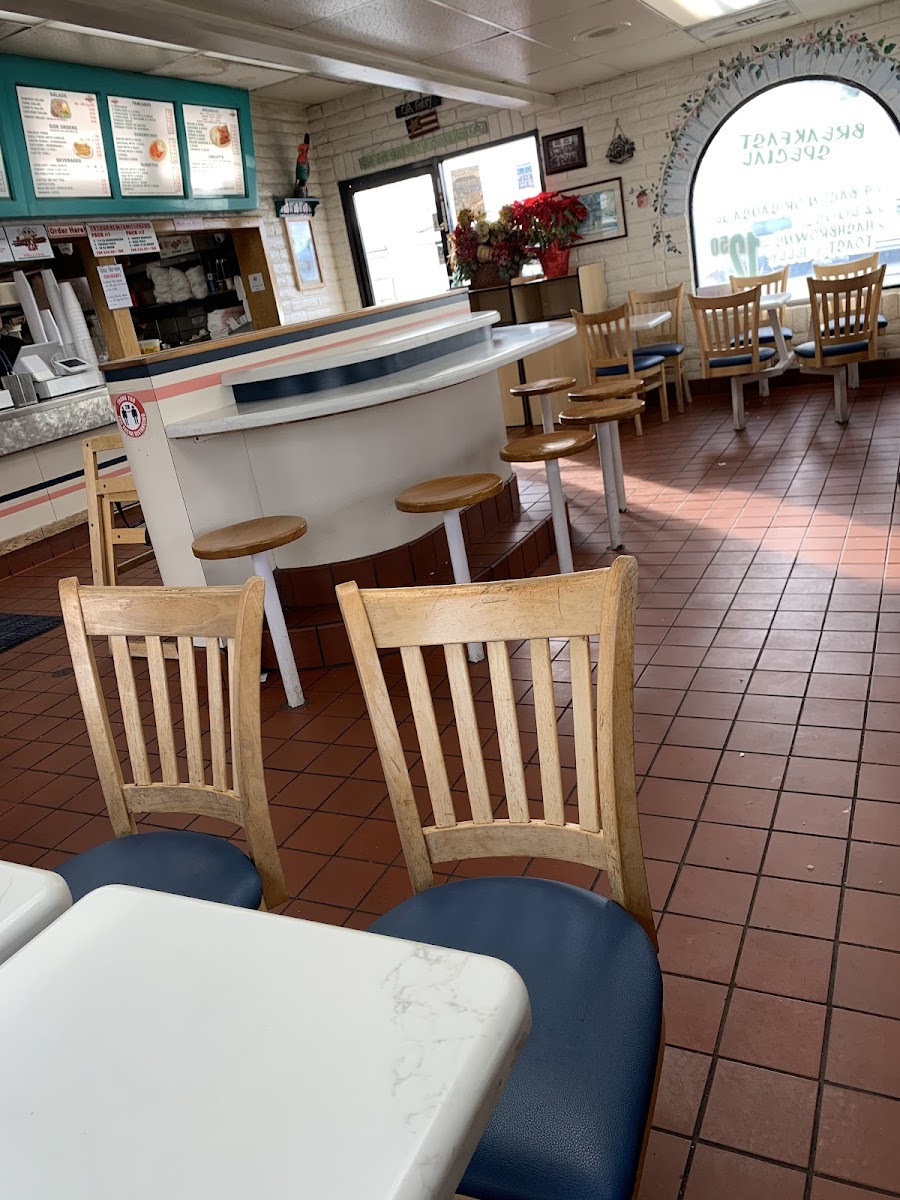 Burgertown USA - Photo 4