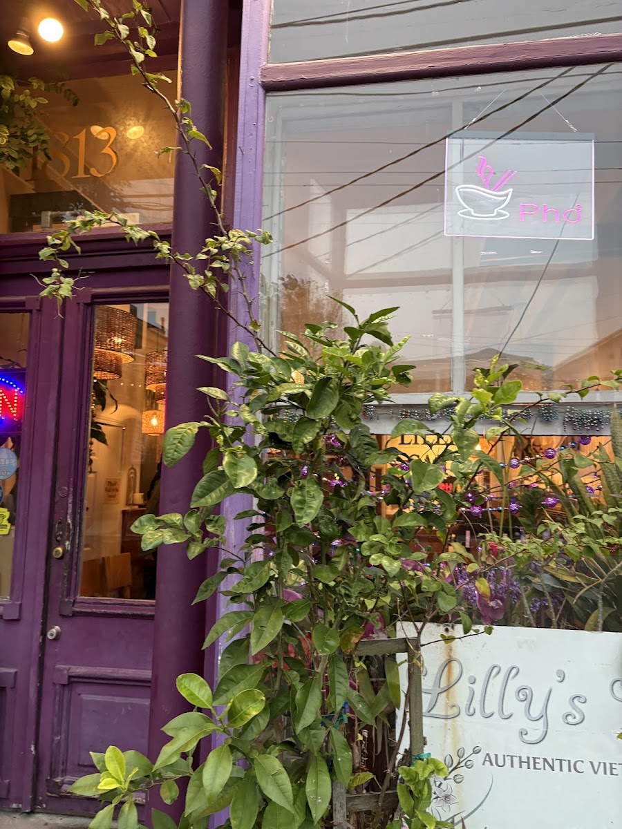 Lilly's Café - Photo 2