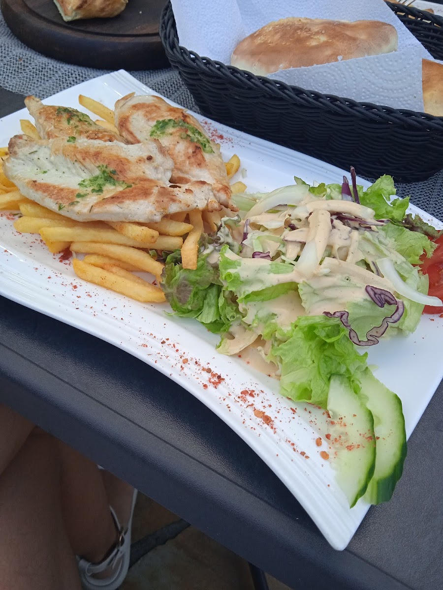 Restaurant Shkupi / Balkan Spezialitäten - Photo 4