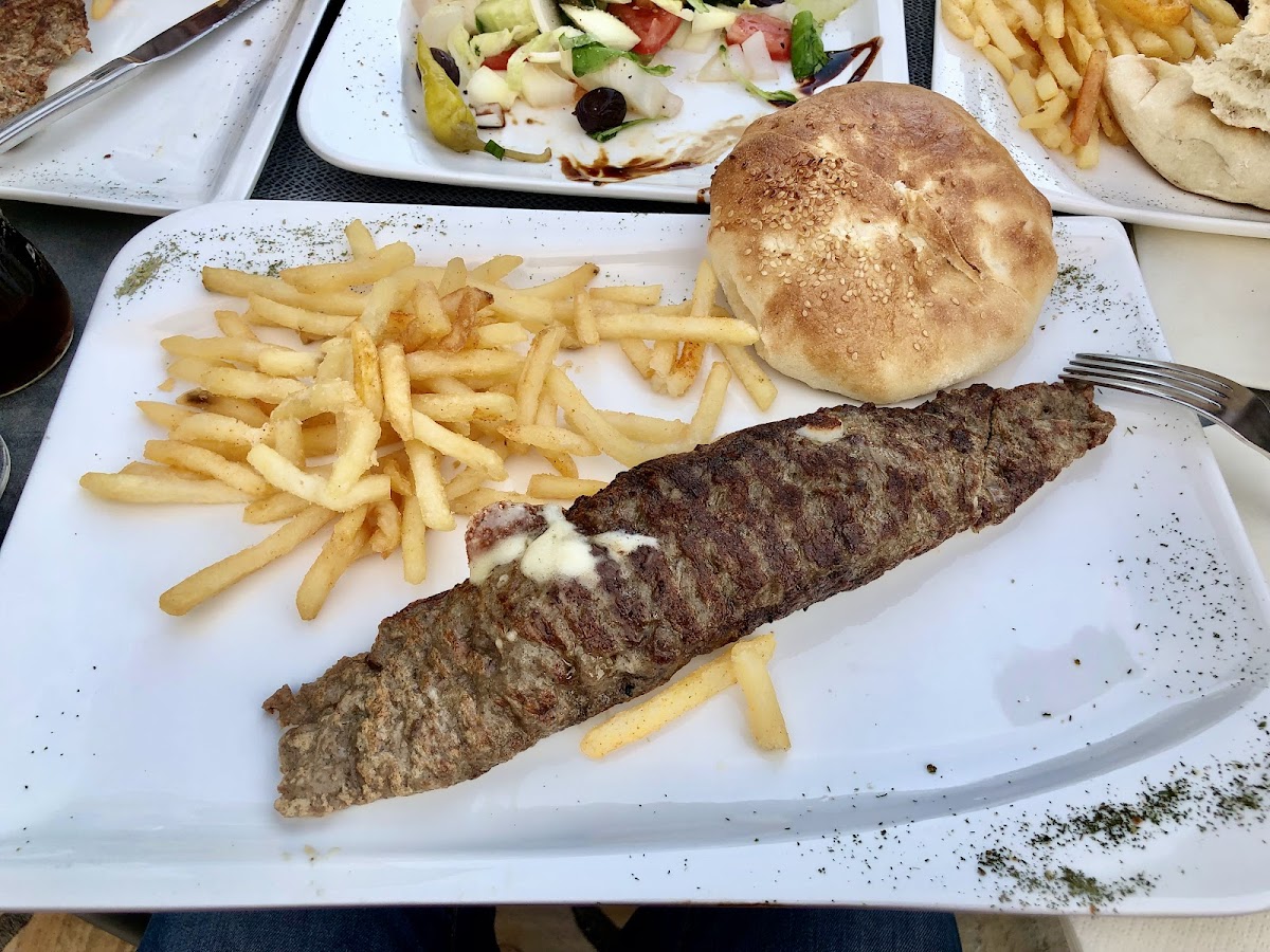Restaurant Shkupi / Balkan Spezialitäten - Photo 6