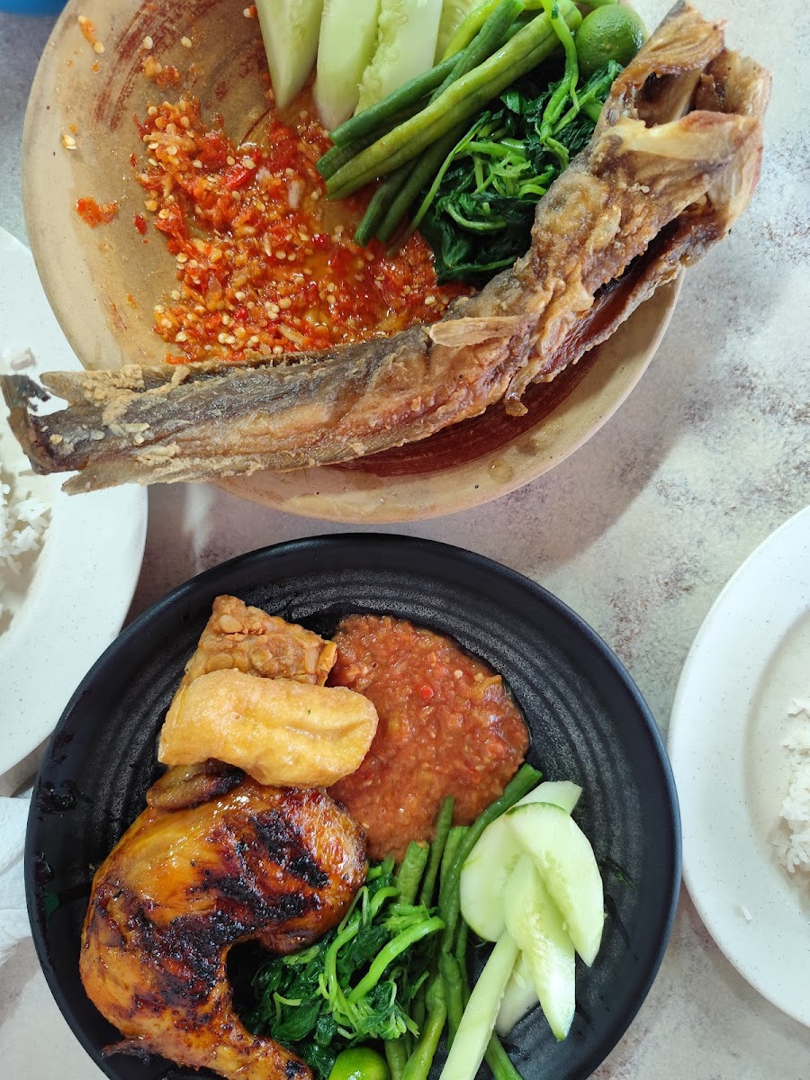 Surabaya Restoran - Photo 7