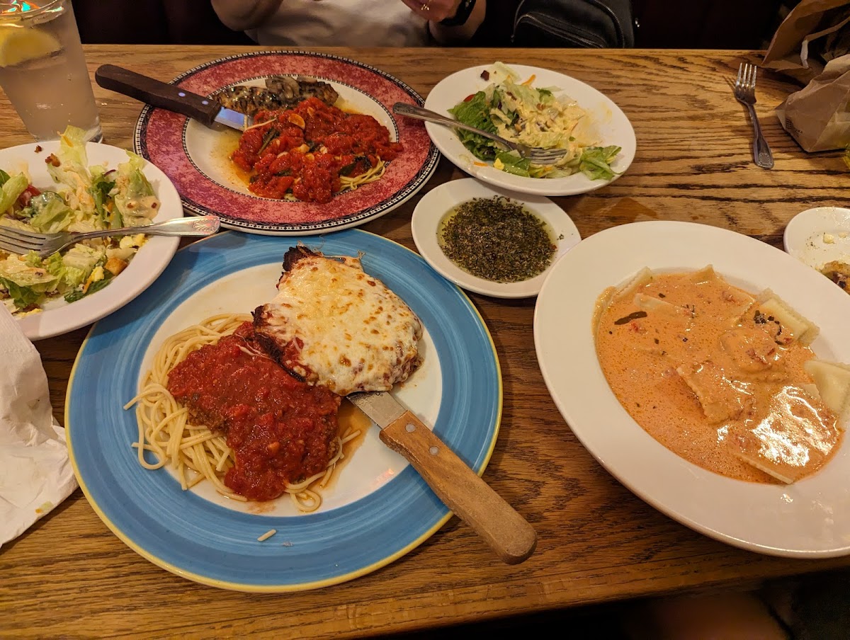 Ricatoni's Italian Grill - Photo 4