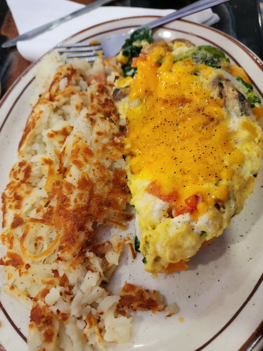 Tiny's Family Restaurant And lounge - Photo 7