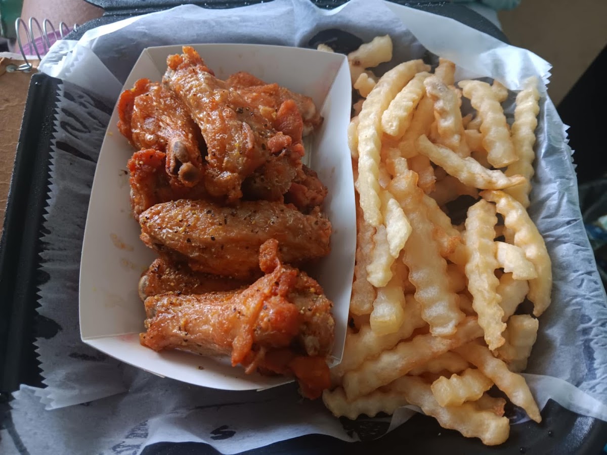 77 Flavors Wings & Philly (Austell Location) - Photo 6