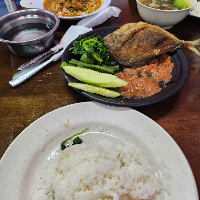Nasi Lalapan Ayam