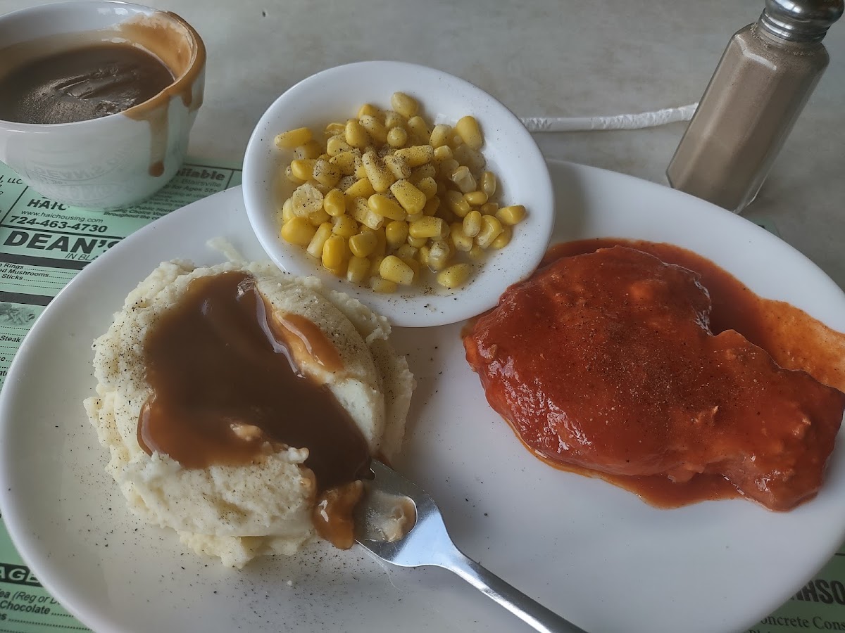 Dean’s Diner - Photo 9