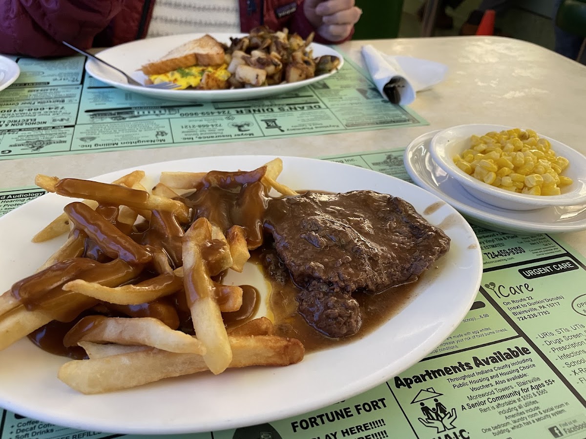Dean’s Diner - Photo 7