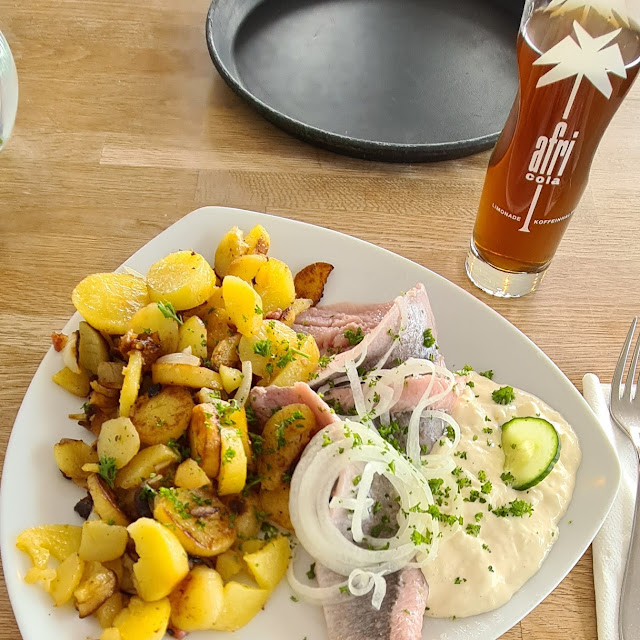 Matjes Hausfrau Art Mit Bratkartoffeln